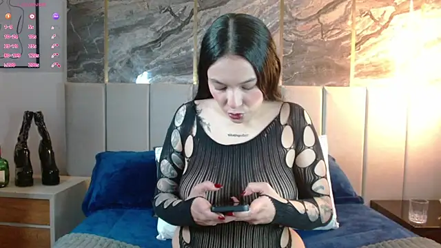 Victoria Collinns online show from October 3, 4:45 pm