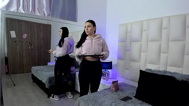 Ariana rouse online show from February 10, 4:43 pm