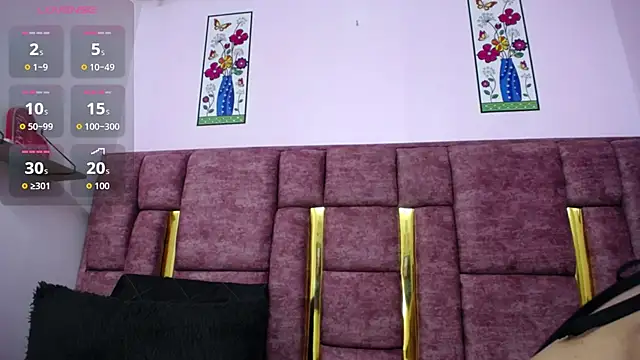 VICTORIAHANK  online show from October 20, 7:28 pm