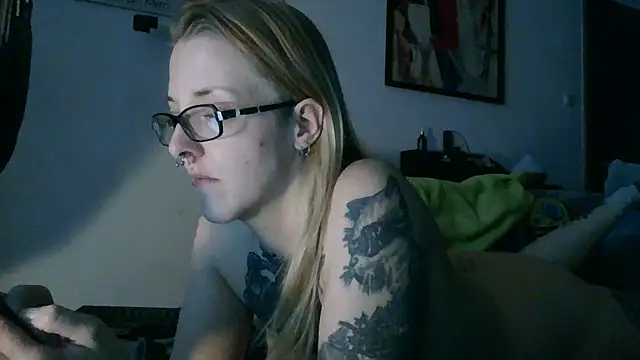 Astrid-Gilbert online show from December 20, 7:51 pm