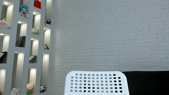 misaki yuna online show from March 27, 8:05 am