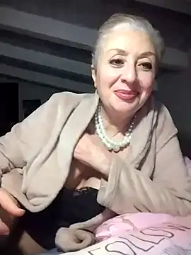 divinaerotica online show from February 5, 9:29 pm