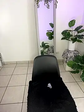 meli ortiz  online show from January 15, 2:34 pm