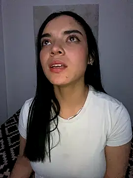 eileensophi online show from September 19, 2:21 am