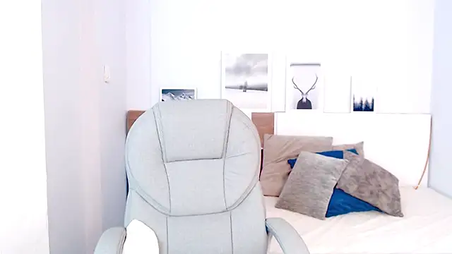 brendathompson  online show from October 7, 1:32 am