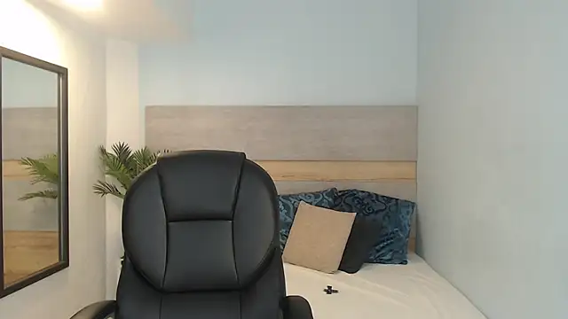 brendathompson  online show from September 12, 2:23 am