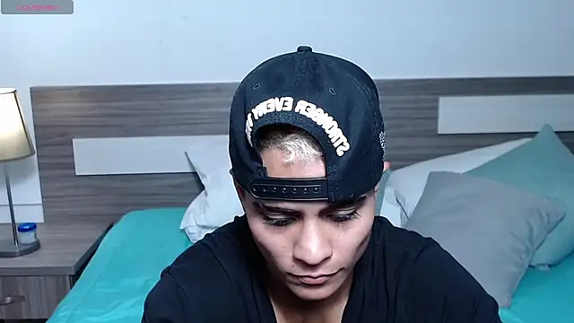 Liiamthompson online show from February 28, 7:57 pm