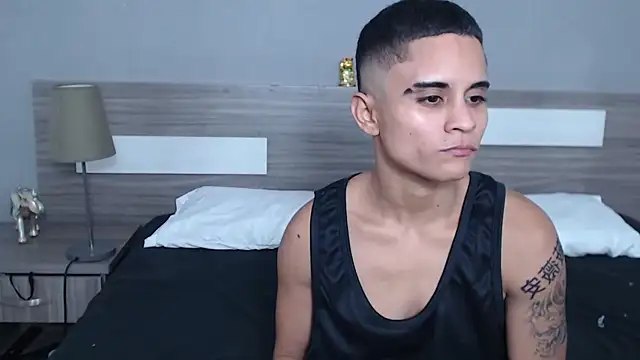 Liiamthompson online show from October 8, 10:25 pm