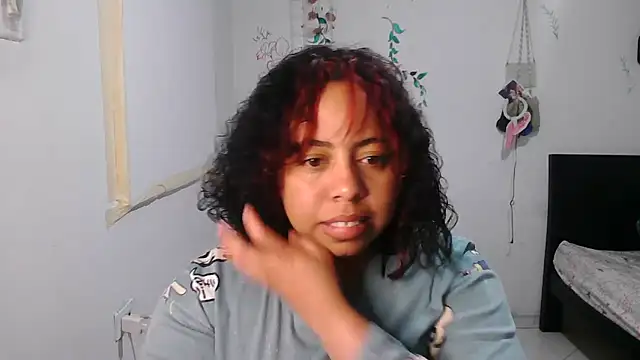 alexandraluv online show from November 27, 12:24 am