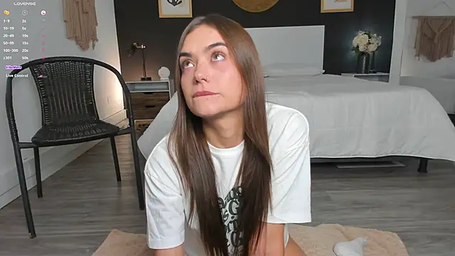 AlannaRussell  online show from November 6, 7:53 pm