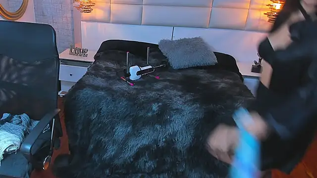 Nohemi louse online show from December 20, 11:42 pm