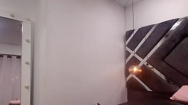 sara lopee1 online show from September 30, 12:00 pm