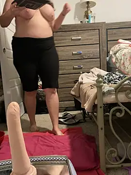 Chubby-Kat50 online show from April 1, 4:24 am