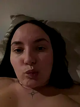 Orgasmille online show from December 17, 9:30 pm