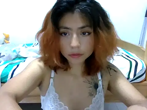 JolietDupont online show from May 7, 11:08 pm
