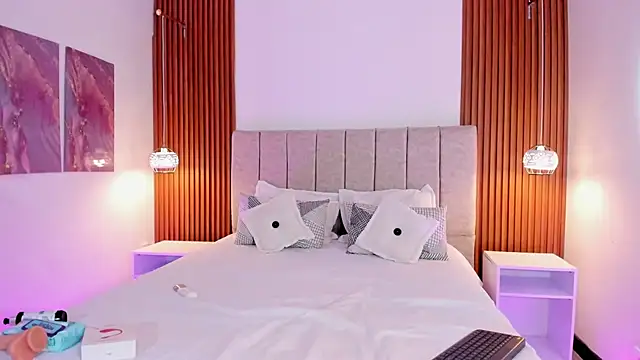 khloe-sweet online show from February 9, 12:18 pm