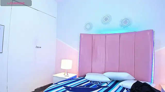 Liiam smith  online show from November 16, 12:49 pm