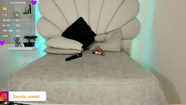 Danielaangelina online show from February 8, 5:55 am