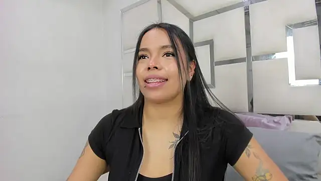 ZoeWan69 online show from April 14, 1:55 pm