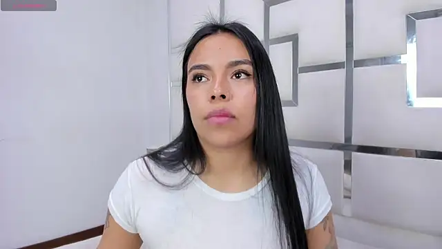 ZoeWan69 online show from May 31, 6:09 pm