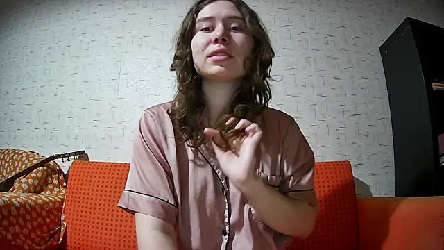 girliemilk online show from January 14, 4:17 am