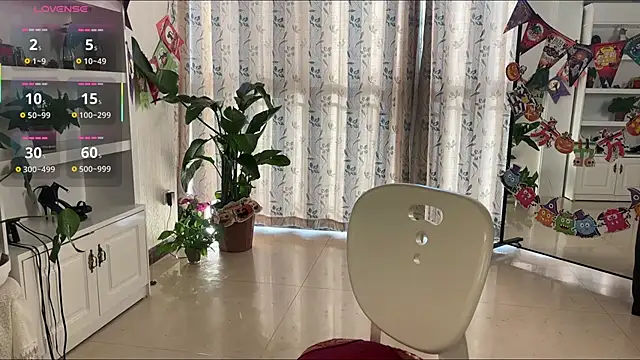 nanaliu6 online show from October 27, 9:05 am