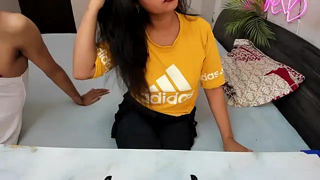 Queen Couple online show from September 9, 6:46 am