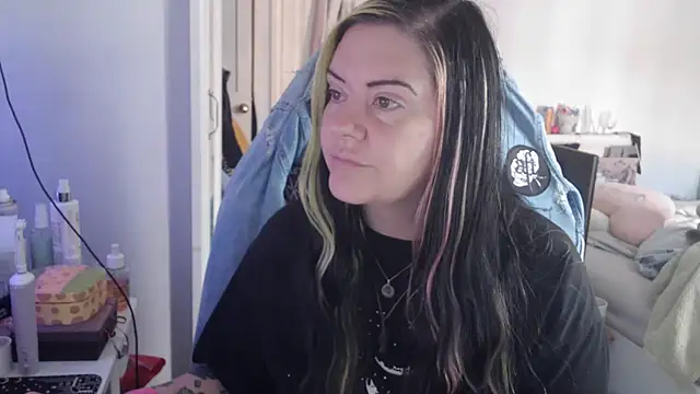 AureliaXOX online show from September 11, 8:25 am