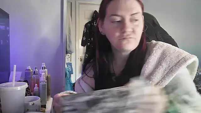 AureliaXOX online show from December 14, 11:49 am