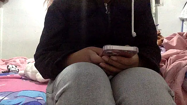 sharonlopez9611 online show from March 4, 3:24 am