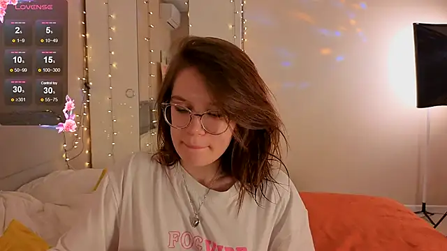 Mia Luw online show from January 11, 5:12 am