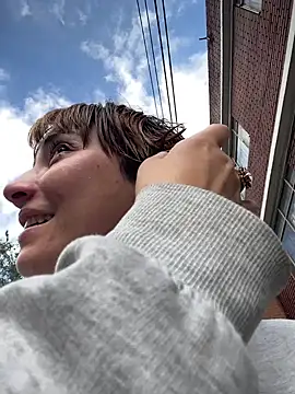 Maggie Geller online show from February 17, 8:19 pm