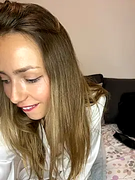 Hilary 283 online show from September 26, 6:05 pm