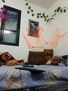 jeans and emma online show from November 3, 3:32 am