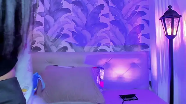 Sami Evanns online show from December 16, 2:17 am