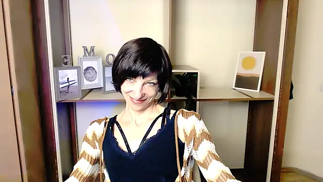  AngeliaFlow  online show from October 4, 7:47 am