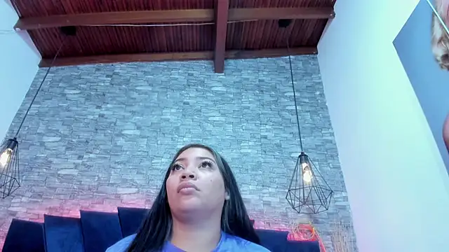 Sophia Brunett online show from April 10, 11:49 am