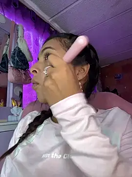 Skye Moore online show from March 18, 7:41 pm