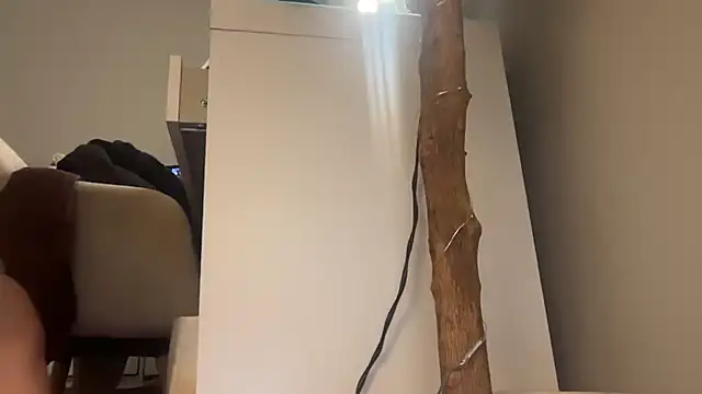 skyejde online show from March 18, 8:36 pm