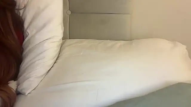 skyejde online show from November 8, 10:59 pm