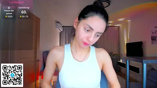 EmiliaZen online show from February 24, 6:28 pm