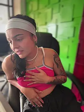 Dulce  Boyd online show from April 1, 2:47 pm