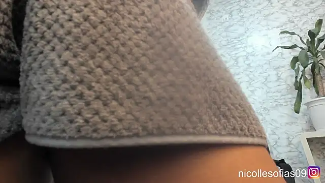 nicollesofia2 online show from April 12, 7:55 am