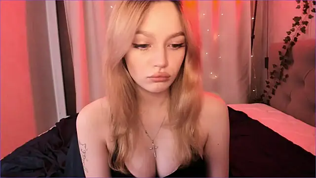 MiaRanki online show from April 6, 11:39 pm