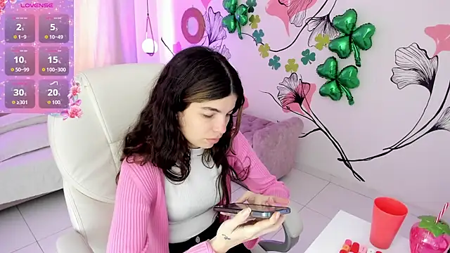 Isabela Fiorelli online show from March 13, 1:23 pm