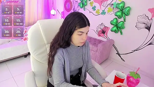 Isabela Fiorelli online show from March 27, 1:12 pm