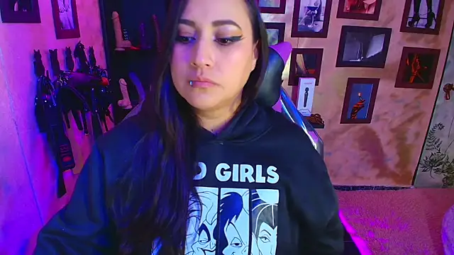 cherryy bombshelll online show from October 28, 6:03 pm