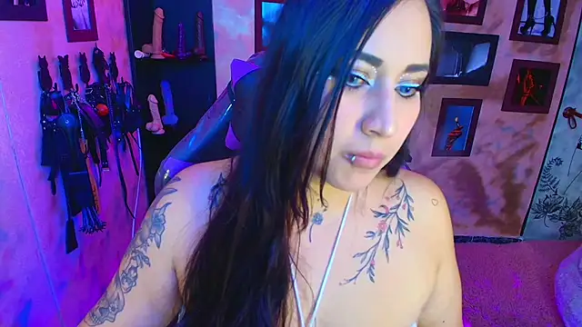 cherryy bombshelll online show from November 2, 9:51 pm