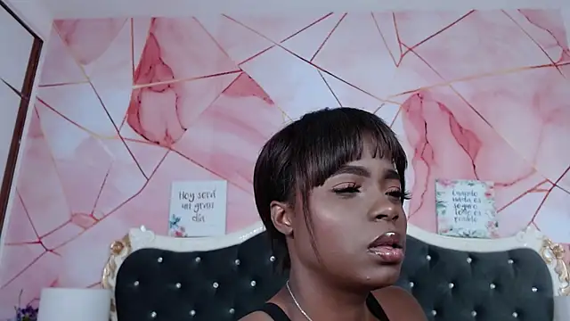 LindaBird online show from January 7, 8:23 pm