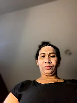 Carola-Ross online show from December 5, 7:59 pm